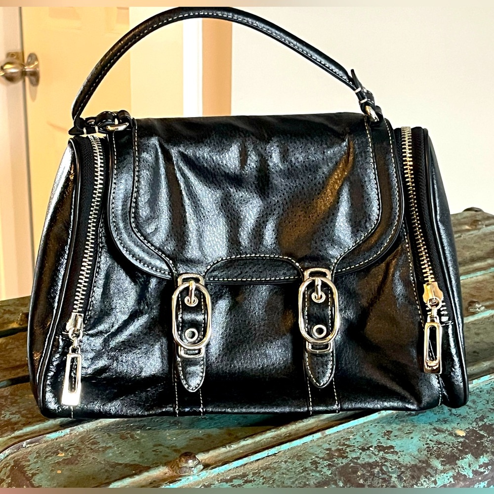 Excellent Condition Black Pebbled Leather Cole Haan Purse w HOT PINK liner.